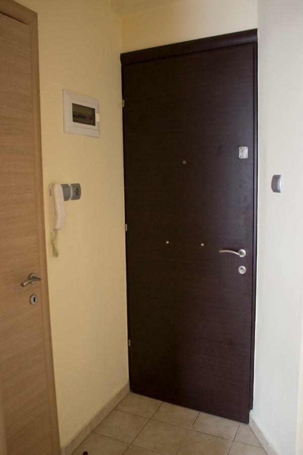 Cute Apartment In The Center Of The City Лариса Экстерьер фото